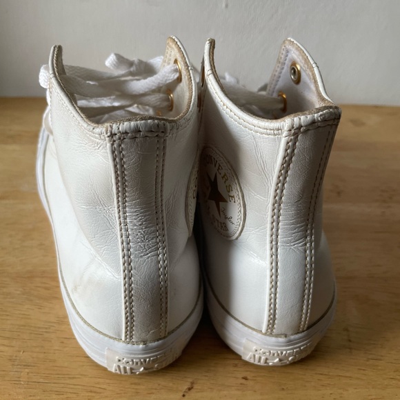 🔥🔥🔥Marked Down from $36 - $14🔥🔥🔥Converse Women's White High-Top Sneakers - Picture 7 of 14